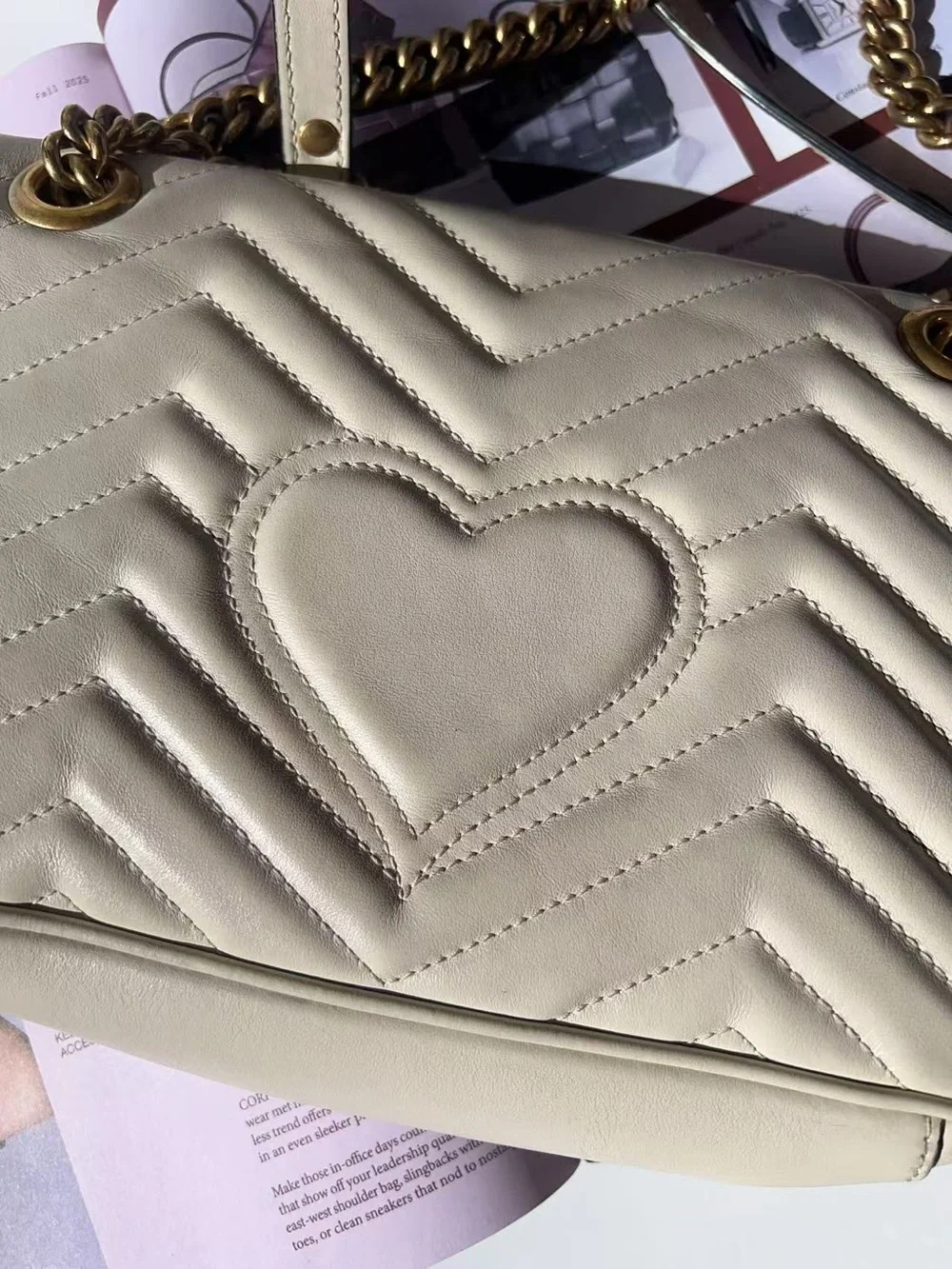 Gucci GG Marmont medium shoulder bag - Picture 5 of 12